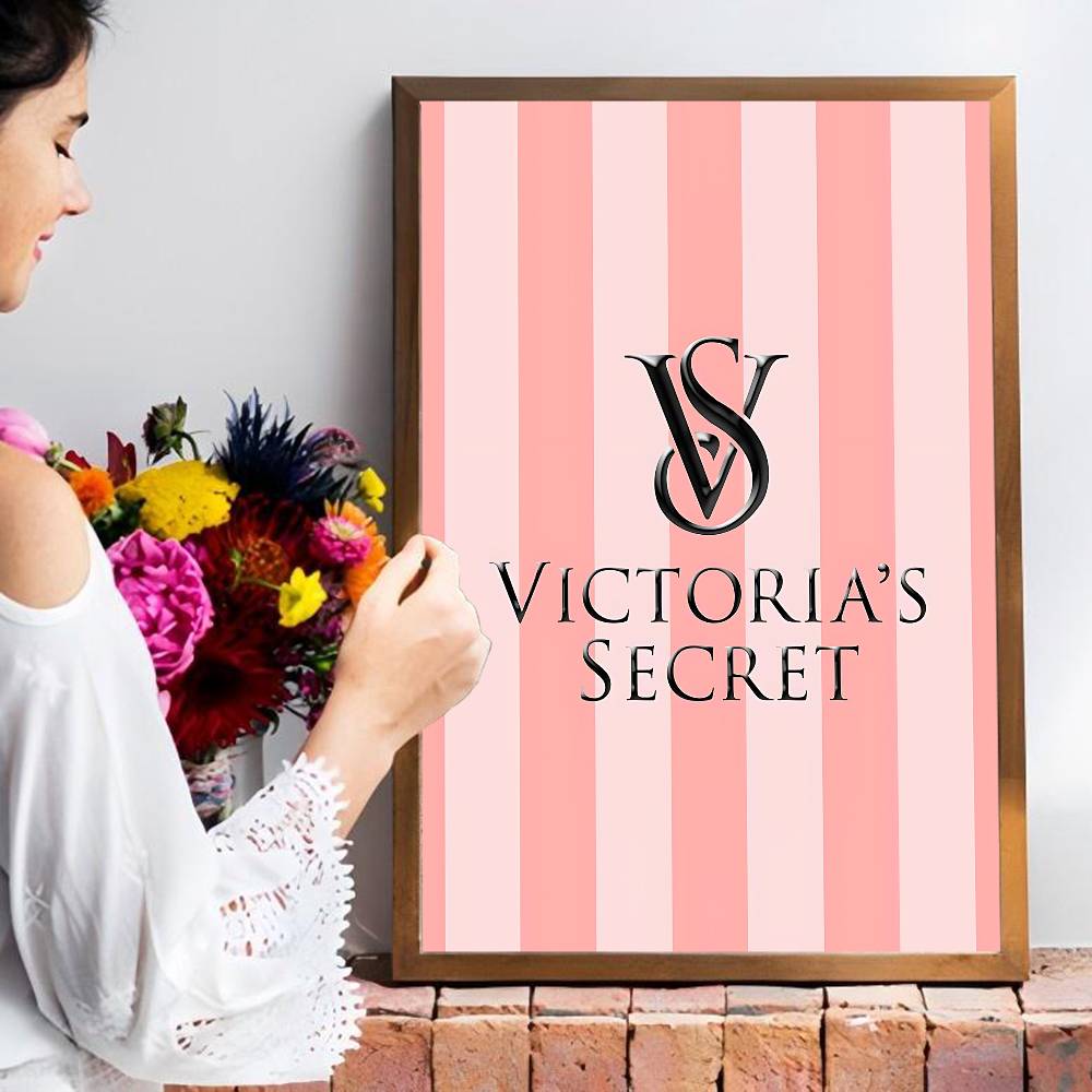 V-Victorias-Fashion-S-Secret V - Vintage Fashion Illustration recension och pris