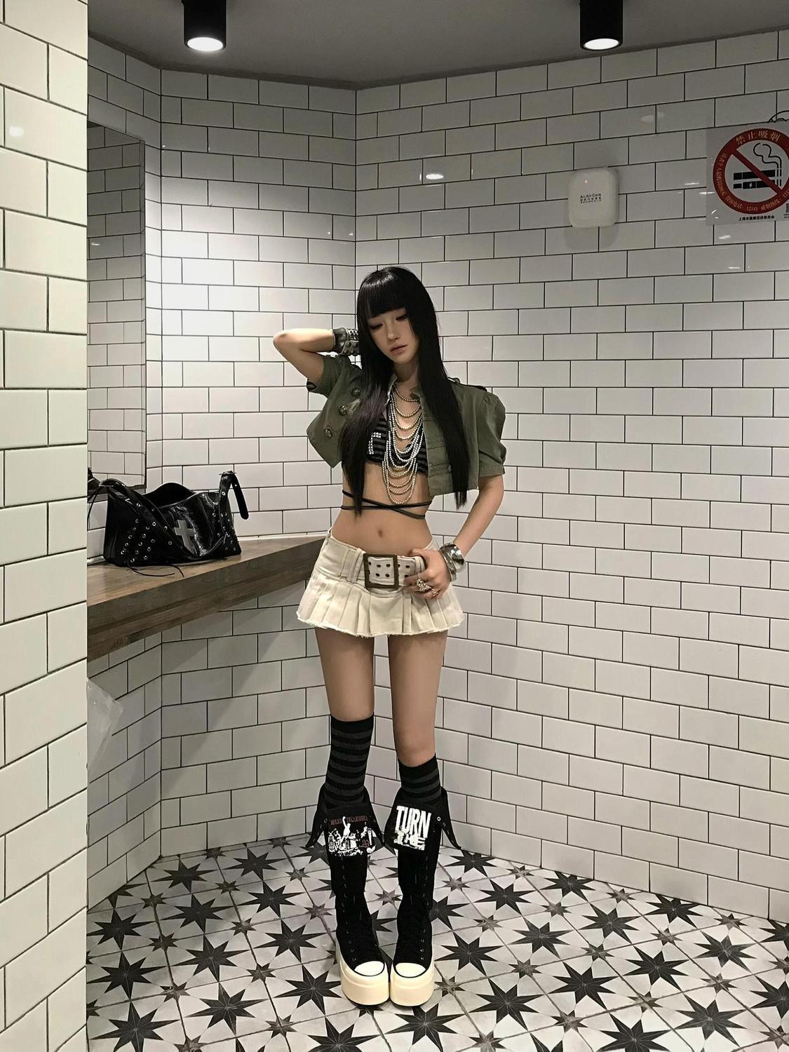 Vintage Punk Baddie Napoleonic - French Vintage Fashion recension och pris