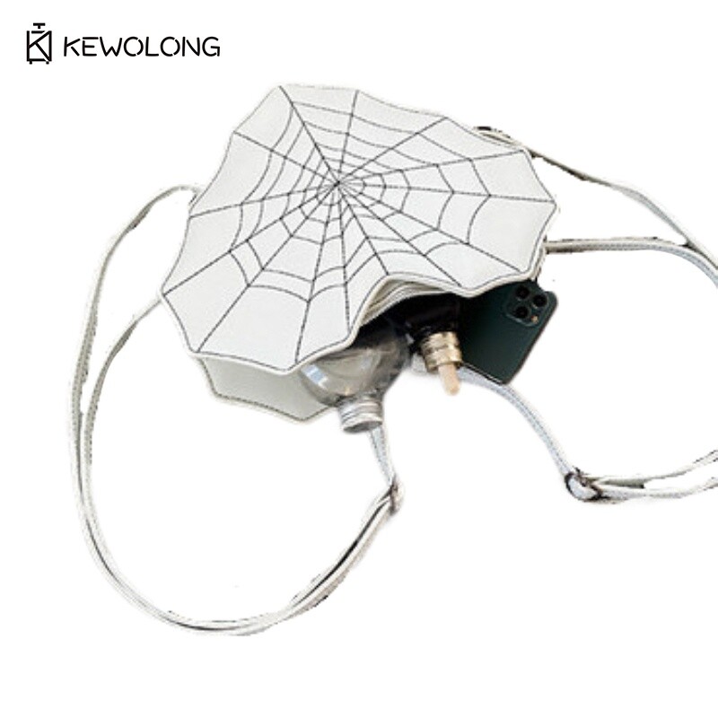 Gothic Bat Shape Shoulder Bag  - French Vintage Fashion recension och pris