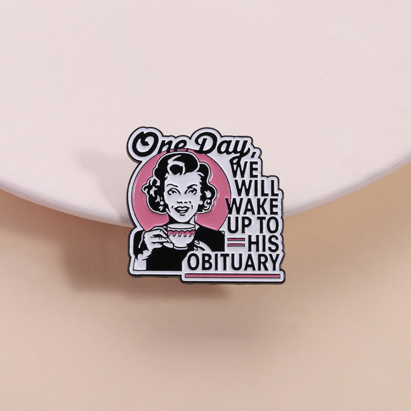 Dark Humor Housewife Pin Sarca - Vintage Fashion Obituaries recension och pris