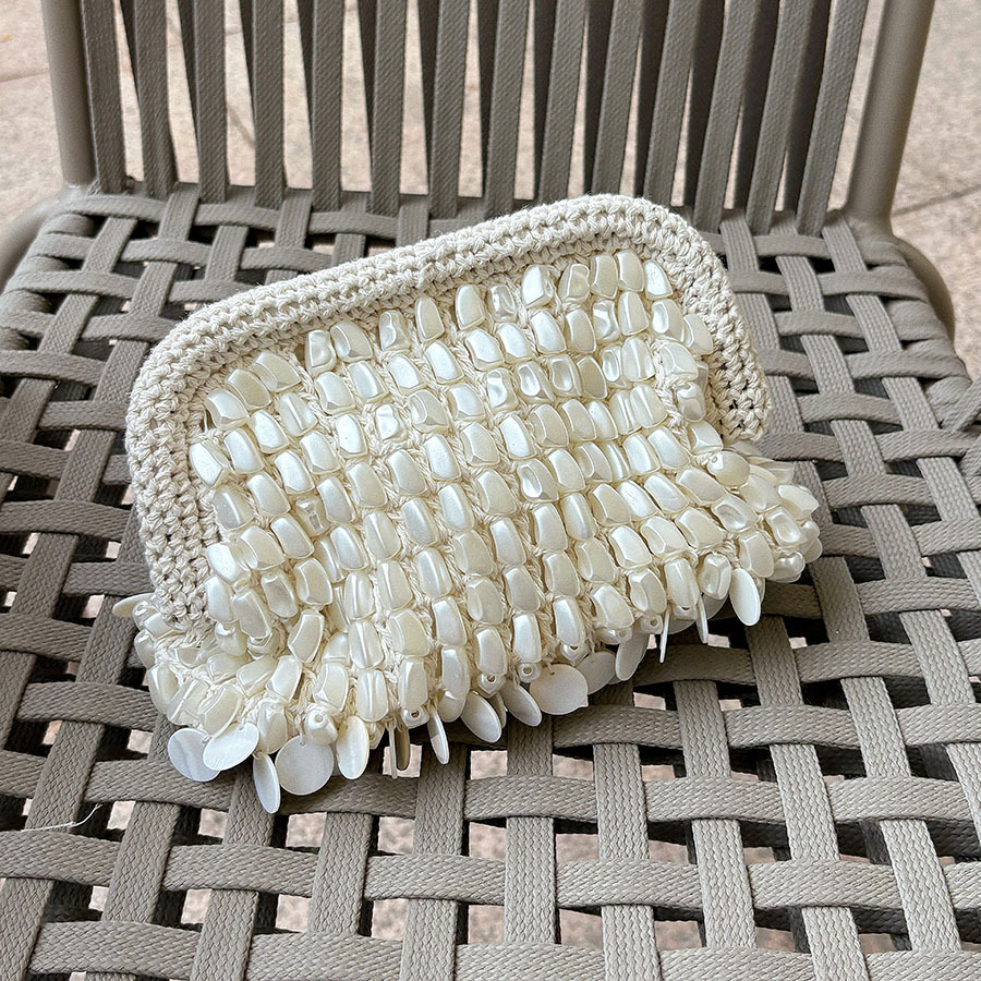 French Hand Woven Beading Clut - French Vintage Fashion recension och pris