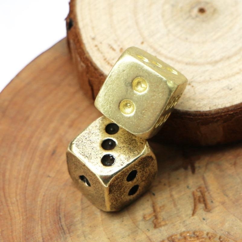 Vintage Brass Dice Home Crafts - Vintage Fashion Toys recension och pris