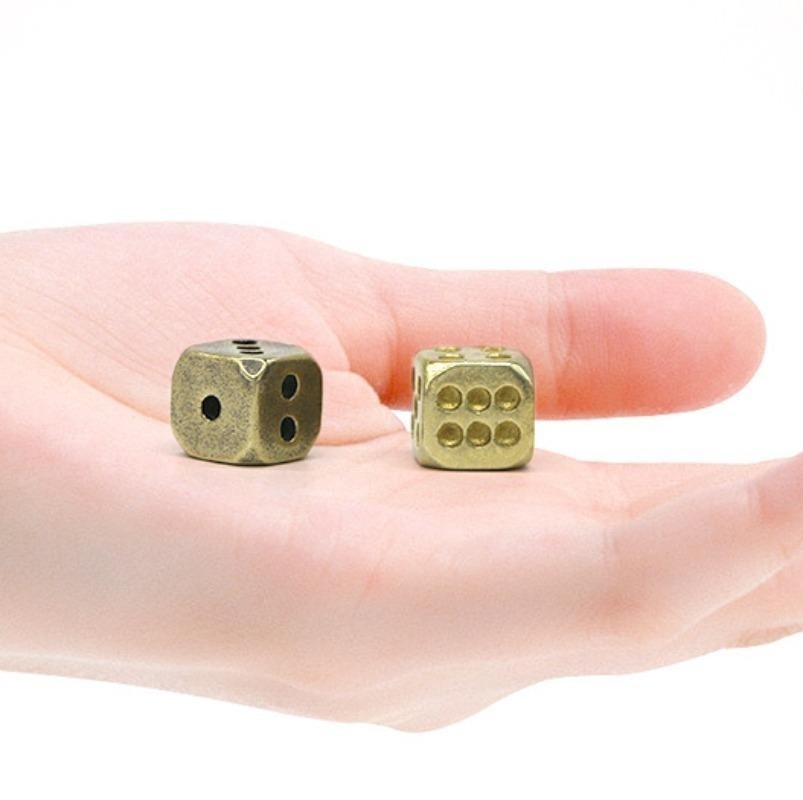 Vintage Brass Dice Home Crafts - Vintage Fashion Toys recension och pris
